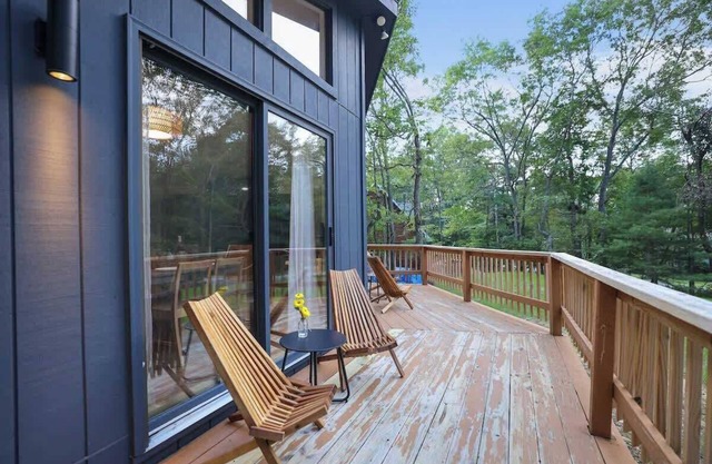 Charming Poconos Retreat | Minutes to Jim Thorpe