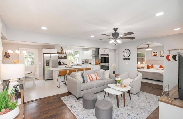 * Charming & Pristine * Renovated 3BR * Near DT!