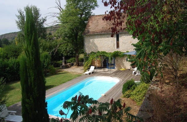 Charming Quercy barn completely renovated for 6 people, swimming pool 8x4m