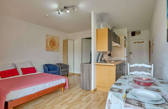 Charming renovated studio for 2 near Lake Uby