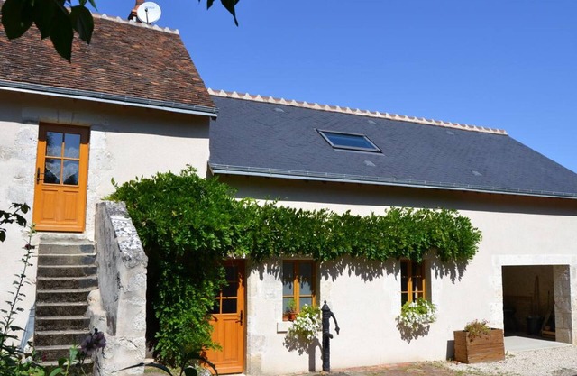 Charming Restored Farmhouse: Spacious, Family-Friendly, Near Loire Castles, All-Inclusive Amenities
