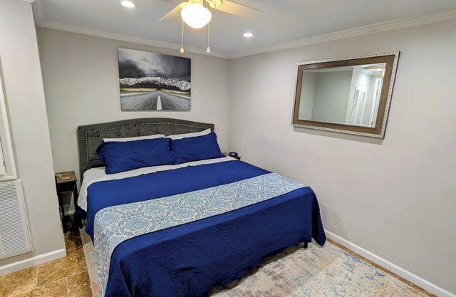 Charming Retreat: Walk to Distillery & River