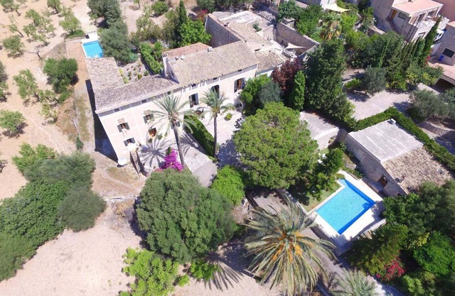 Charming rural house renovated located in the middle of the island.