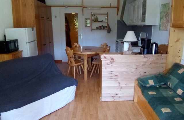 Charming Studio in Corrençon-en-Vercors: 4 guests, 28m², Nature Retreat with Balcony