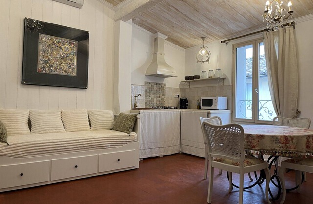 Charming studio in downtown L'isle sur la Sorgue