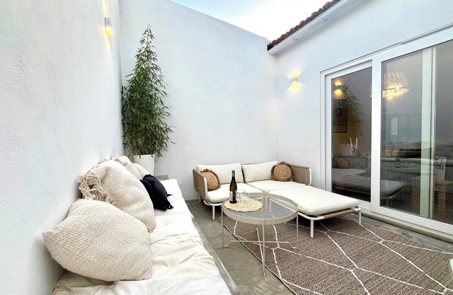 Charming Scandi-inspired cottage with terrace and rooftop/30 min to Comporta.