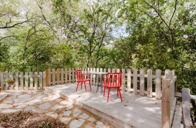 Charming South Congress Home 2/2