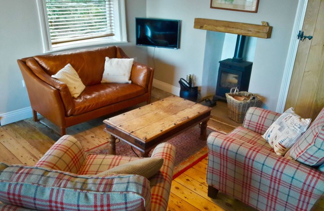 Charming, spacious cottage with stunning views of Staithes and the harbour