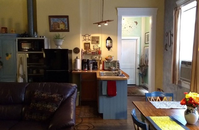 Charming, spacious & unique shotgun apt w/large yard. Great amenities &value