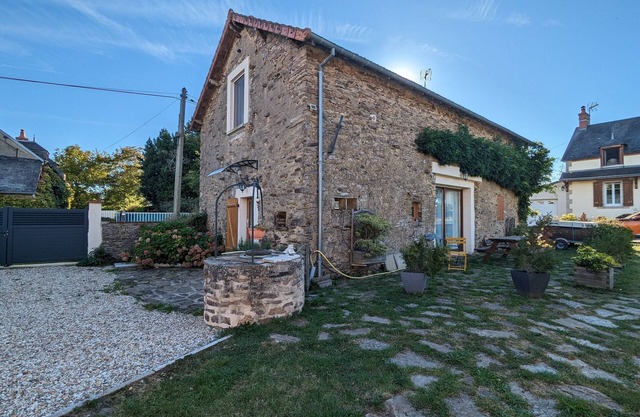 Charming Stone House with Terrace, Children's Amenities, and Nearby Nautical Activities