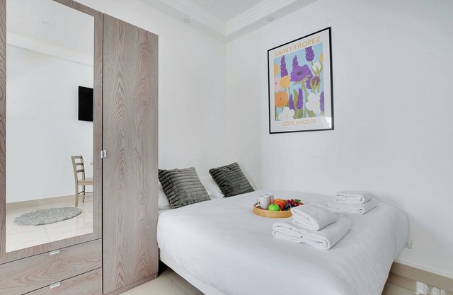 Charming Studio for 2 – Near Voltaire & 11th Arr. Town Hall, Paris