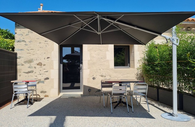 Charming Studio in Renovated Barn with Private Courtyard and Mezzanine