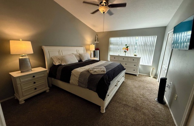 Charming Townhome in Sunny Wesley Chapel.