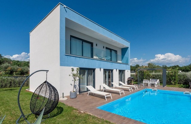 Charming Villa Chic with swimming pool