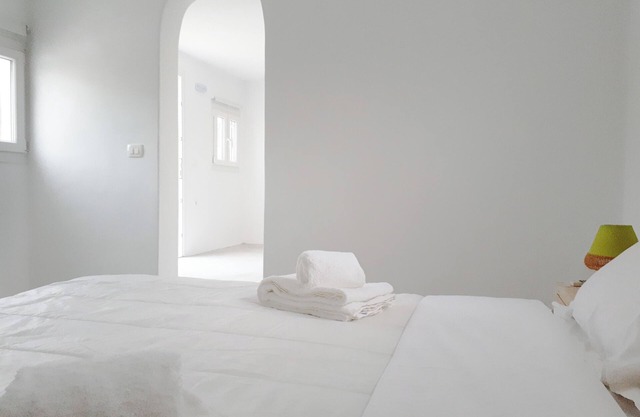 Charming villa in brilliant Santorini with Pool
