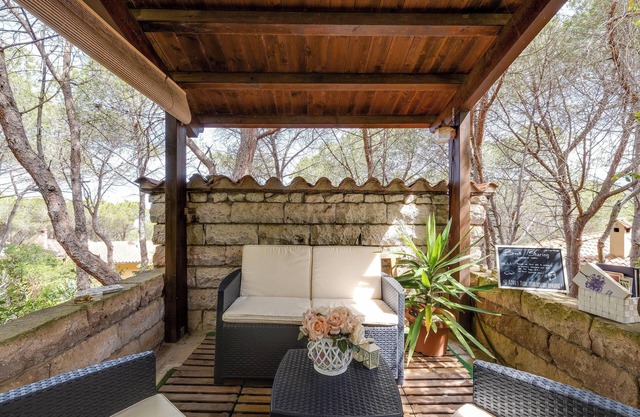 Charming "Villa Viola" close to the Beach with Sea View, Terrace & Garden