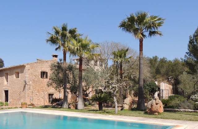 Charming Villa with Pool in Algaida