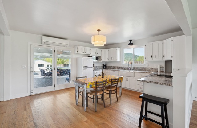 Charming Wine Country Farmhouse W/Scenic Views 4 Bedroom Home by RedAwning