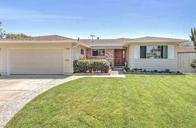 Cheerful 4 bedroom bungalow