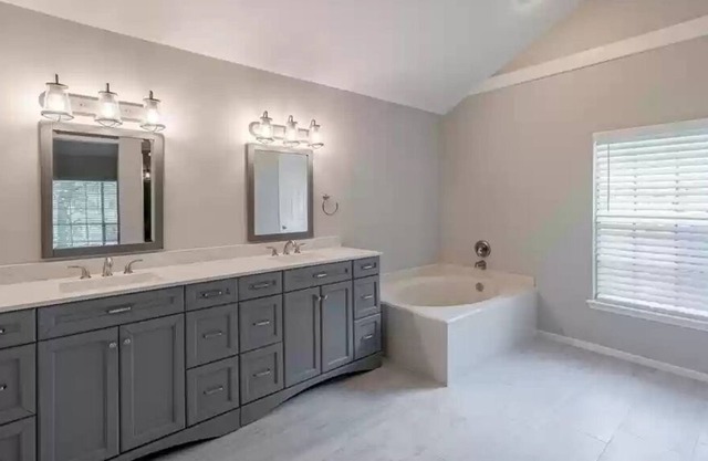 Cheerful 4-Bedroom House in the Woodlands