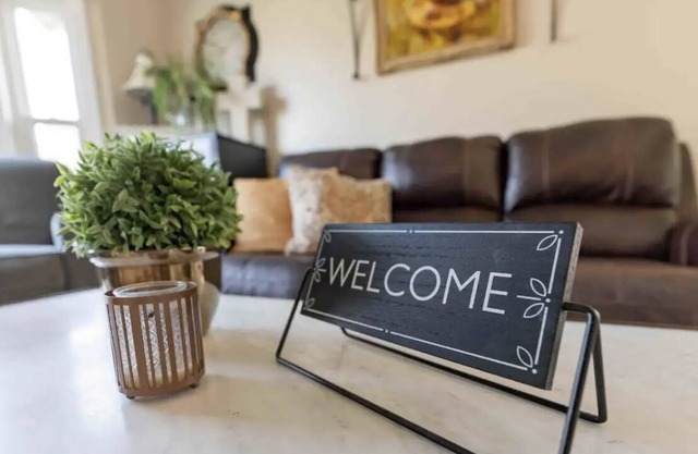 Cheerful home with pool