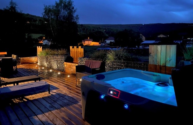 Chez Ulysse Spa and relaxation enclosed grounds for your pets