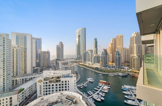 Chic 1BR Stay in Dubai Marina | Modern Unit Near Mall, Pool, Gym & Waterfront