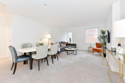 Chic 2 bed flat Cadogan Square