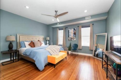 Chic 5 Bd Home In Little Italy