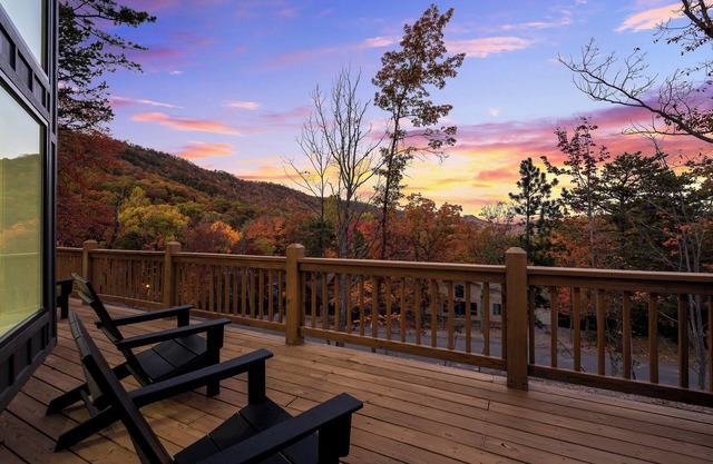 Chic Alpine Lodge with 5BR + Views to Remember