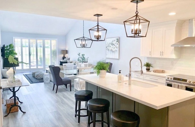 Chic Desert Villa at Palm Valley CC! South Facing! Discount for 28days Jan-March