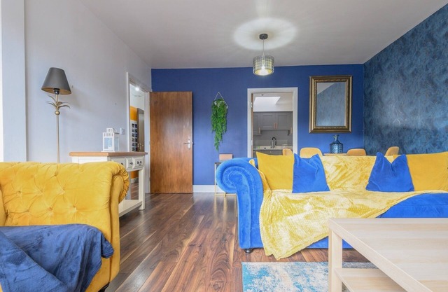 Chic Family Retreat in Heart of Leeds