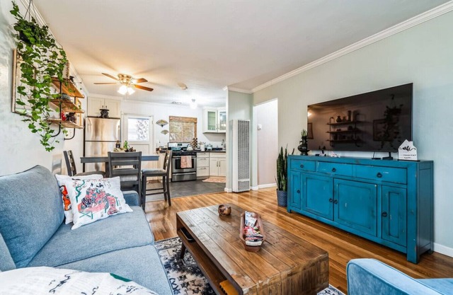 Chic Japanese-Themed 1/1 – 5 Min to Airport & SAP