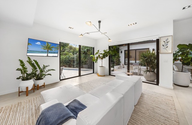 Chic Miami Villa w/Private Pool - 30+ Night Stays Only