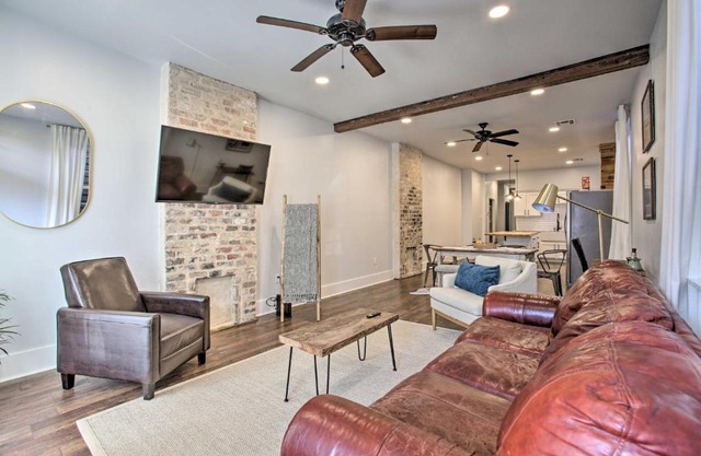 Chic New Orleans Gem with Deck Walk to Cafes!
