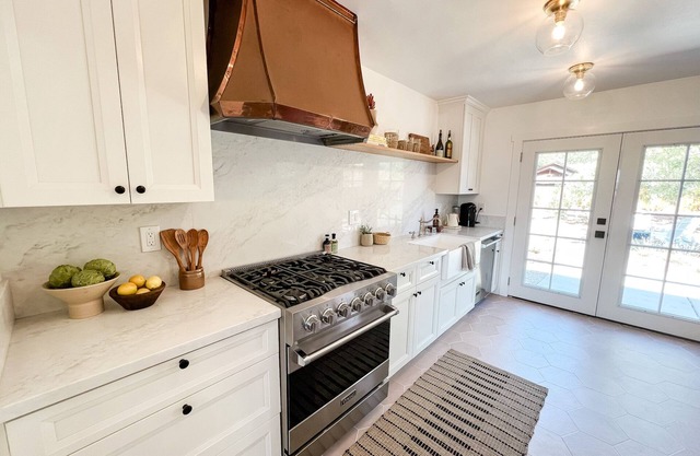 Chic wine country cottage and garden