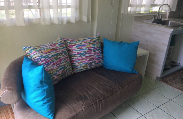 Chill out and Live Like A Local - Budget Friendly Accommodation!