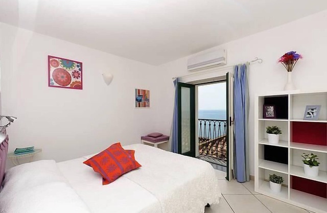 Ciliegia by Amalfivacation.it - Sea View, Few Steps from the Beach