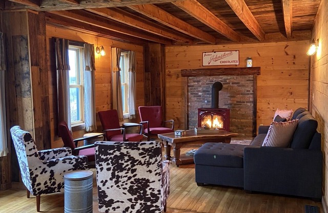 Circa 1850s fully renovated Vermont farmhouse less than 15 miles from Jay Peak