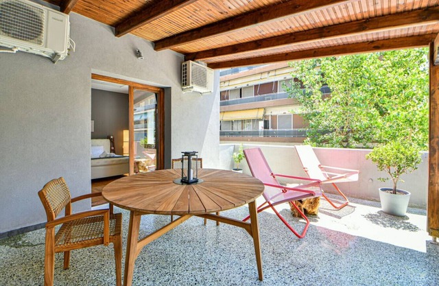 City Center Flat with Terrace (Capparis)
