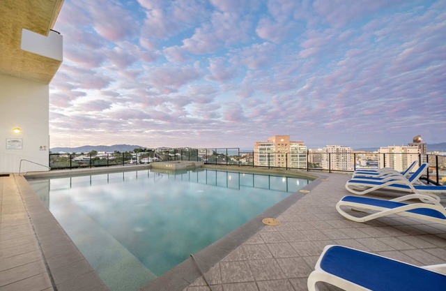 City Centre Retreat at Highpoint Luxury Apartments