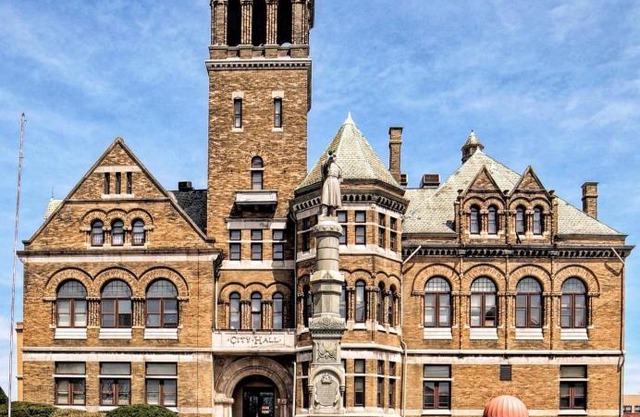 City Hall Grand Hotel