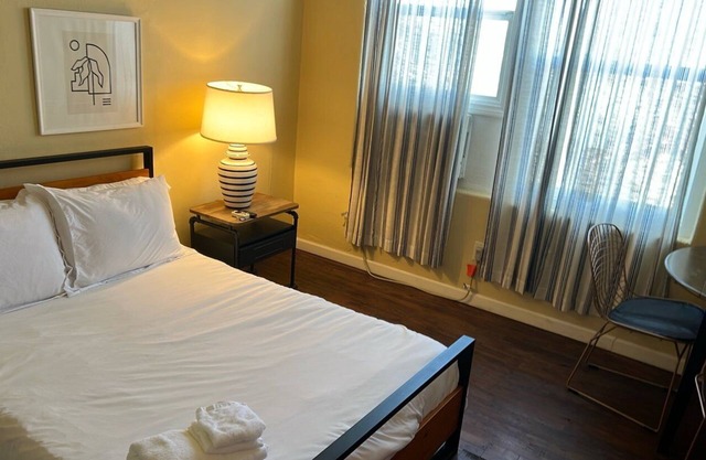 City of Angels Studio! Escape near Downtown!