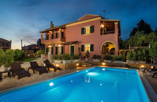 City Villa With private Pool (Trendy Area)