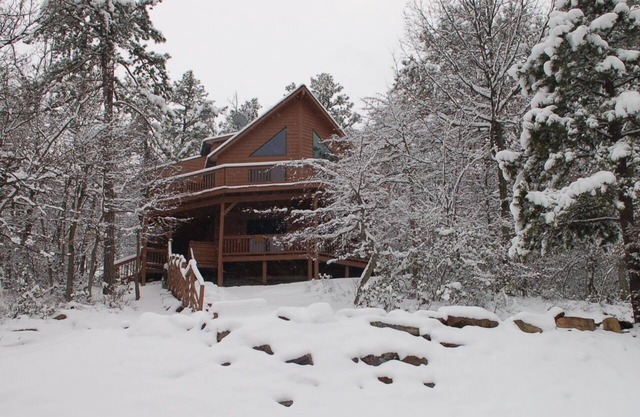 Classic Mountain Home With Two Living Areas, Incredible Views - WIFI