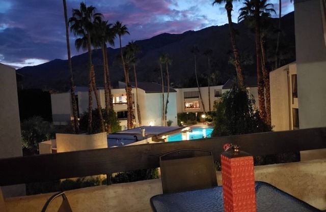 Classic Palm Springs Mountain View Condo