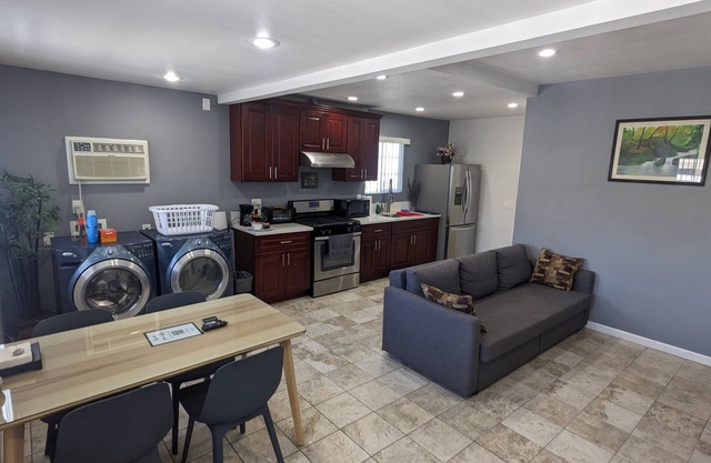 Clean 1BR/1BA Guest House Peaceful Private Casita