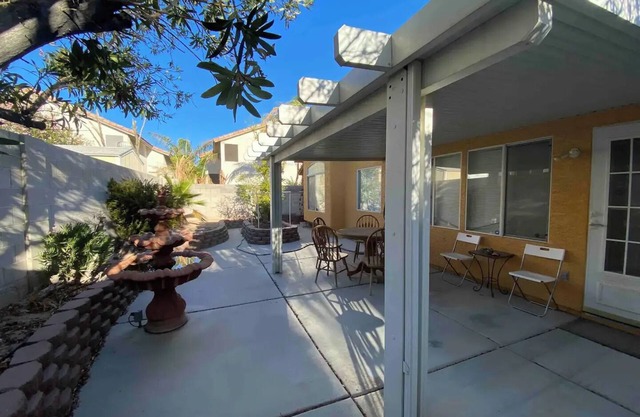 Clean n’ simple BnB, just 7 mins to The Strip!