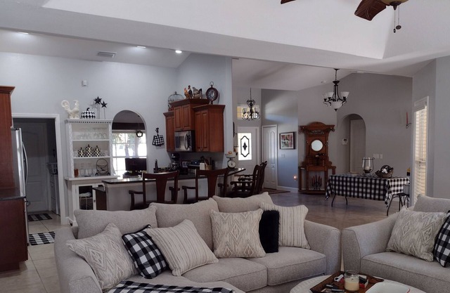 Close to beaches-1 bdrm w/bath (2nd bdrm option) | max. 7 nights stays