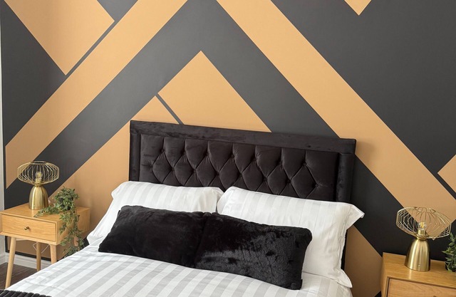 Close To City Centre-Recently Renovated-Brand New
